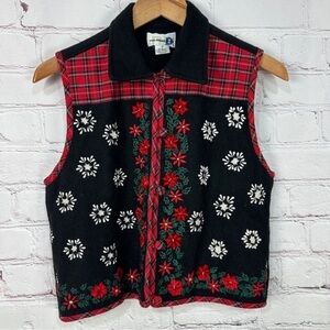 Vintage women’s Christmas vest wool size small holiday black red snowflakes